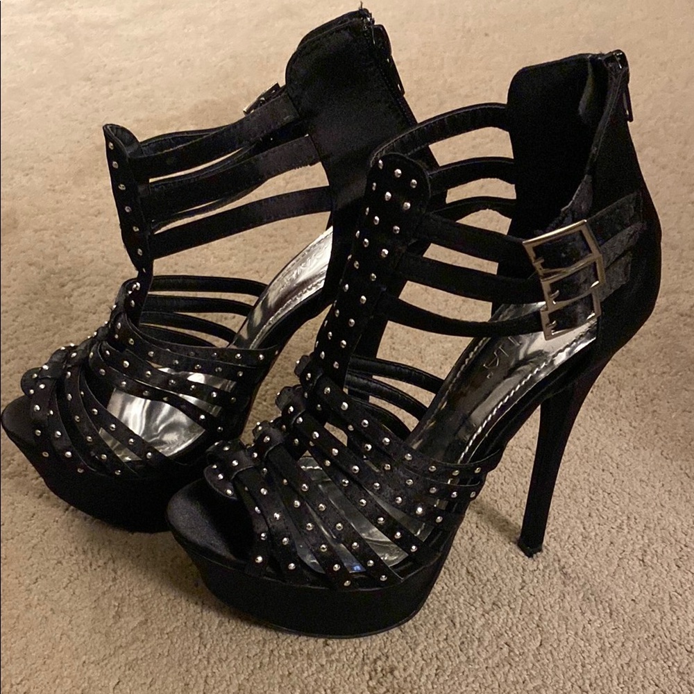 LILIANA BLACK SATINY STUDDED PLATFORM STILETTO HEELS ***NWOT***